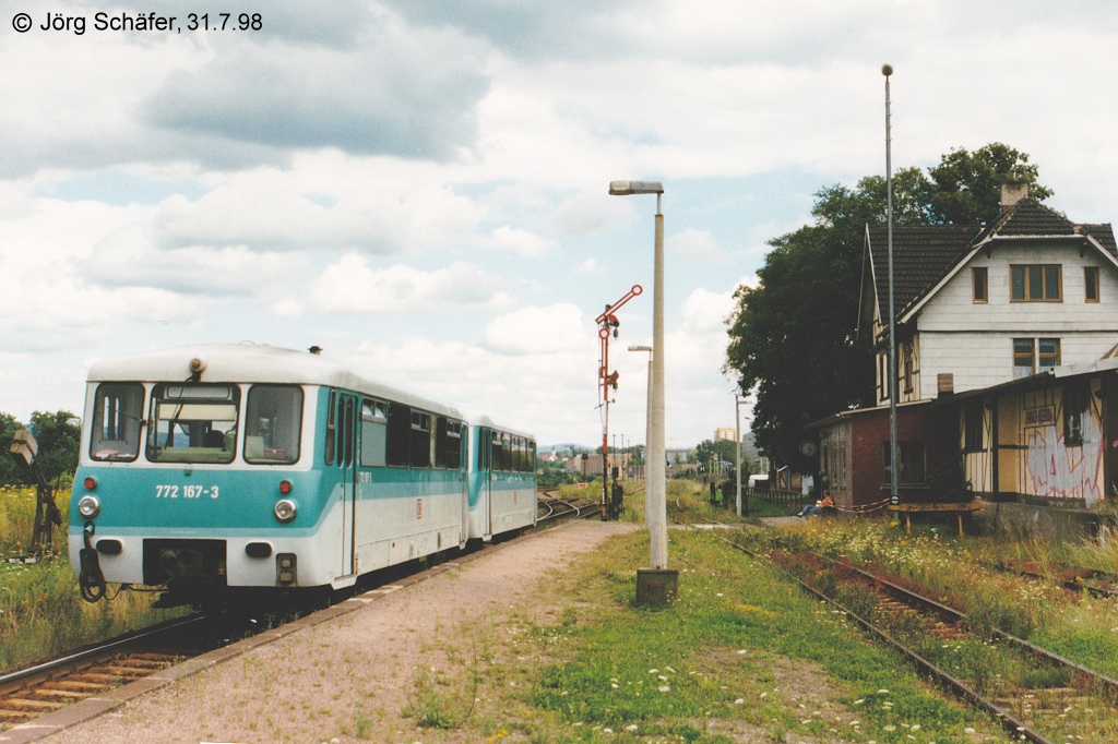 Das Ausfahrsignal von Leimbach-Kaiseroda zeigt  Fahrt frei  fr 772 176, der gleich als RB nach Bad Salzungen weiter fhrt.