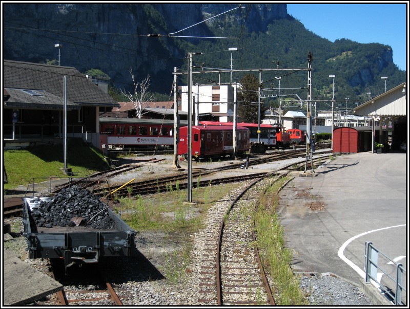 Das Bahnhofgelnde der Zentralbahn in Meiringen, aufgenommen am 27.07.2009.

Bei der Aufnahme stand ich natrlich nicht im Gleisbereich, sondern auf einer Strae (siehe Karte, Satelliten-Modus).