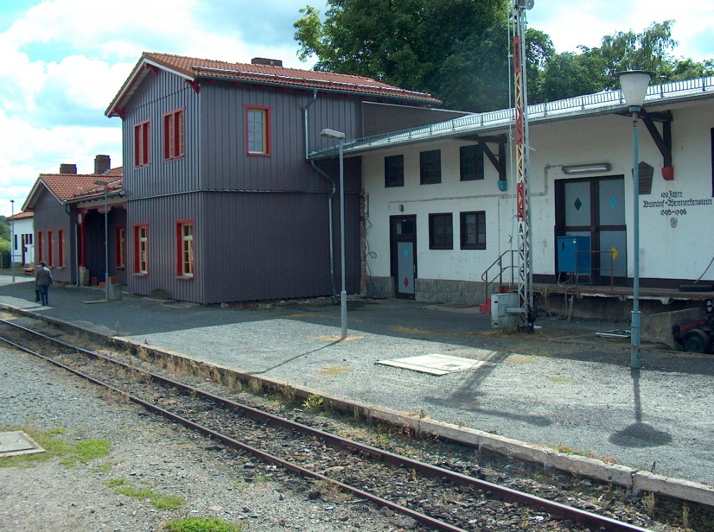 Das Bahnhofsgebude von Benneckenstein am 11.08.2008.