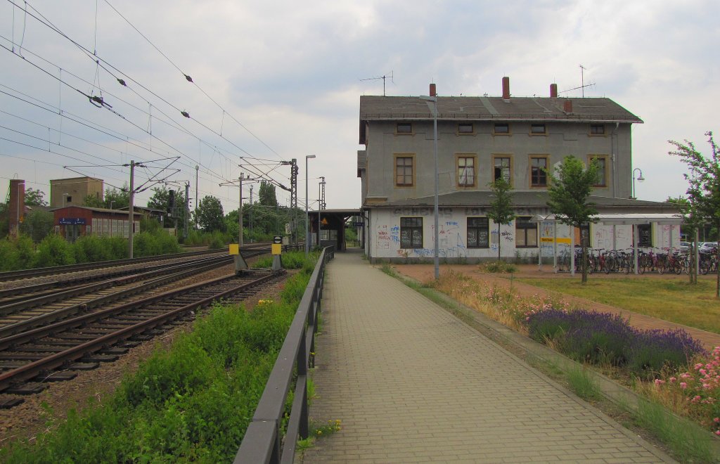 Das Bahnhofsgebude in Oschatz Hbf; 09.06.2011