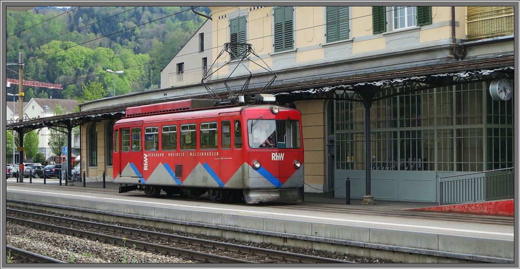 Das ist das einzige Fahrzeug der RhW mit der ungewhnlichen Spurweite von 1200mm, hier in Rheineck mit Anschluss SBB. (26.04.2013)