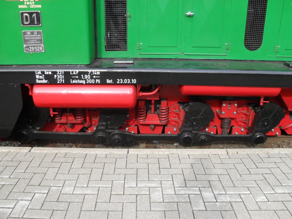 Das Fahrwerk der O&K-Diesellok D1 der Brohltalbahn.
Dieses Fahrwerk schafft brigens bis zu 28km/h.