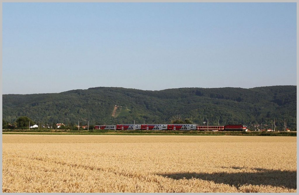 Das FJB-Kamel, im Einsatz als REX 7136 zwischen Zeiselmauer und Muckendorf. 12.07.11