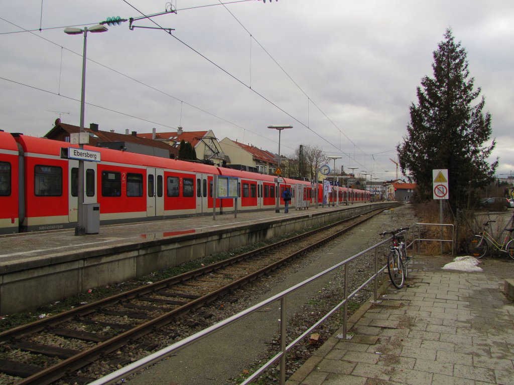 Das Gleis 1 im Bf Ebersberg (Oberbay); 14.01.2011