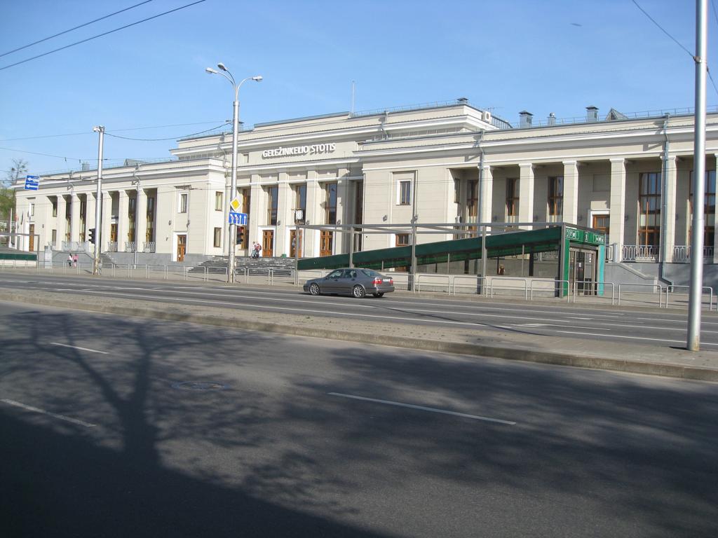 Das Hauptgebude des Bahnhof Kaunas in Litauen am 28.4.2012.