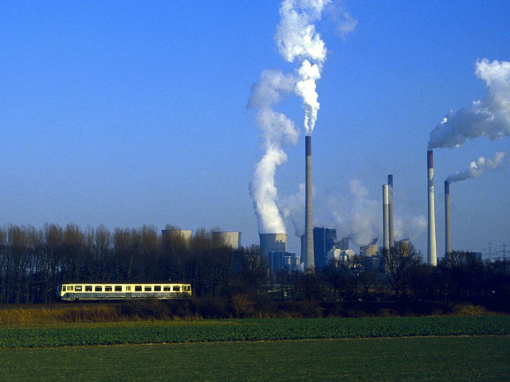 Das Kraftwerk Scholven dient als Kulisse fr diesen nicht bekannten ETA am 28.12.1992