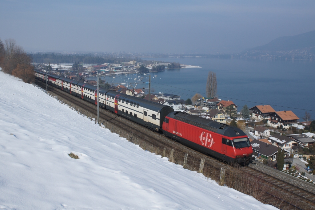 Das letzte Bild vom 26.02.2013 zeigt die Re 460 027-6 mit dem IC 820 in Einigen.