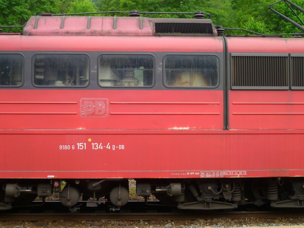 Das nahm ich am 08.06.13 mit auf als sie in Probstzella stand.
Hoffen wir mal das sie die Farbgebung und die Scherenstromabnehmer behllt!
