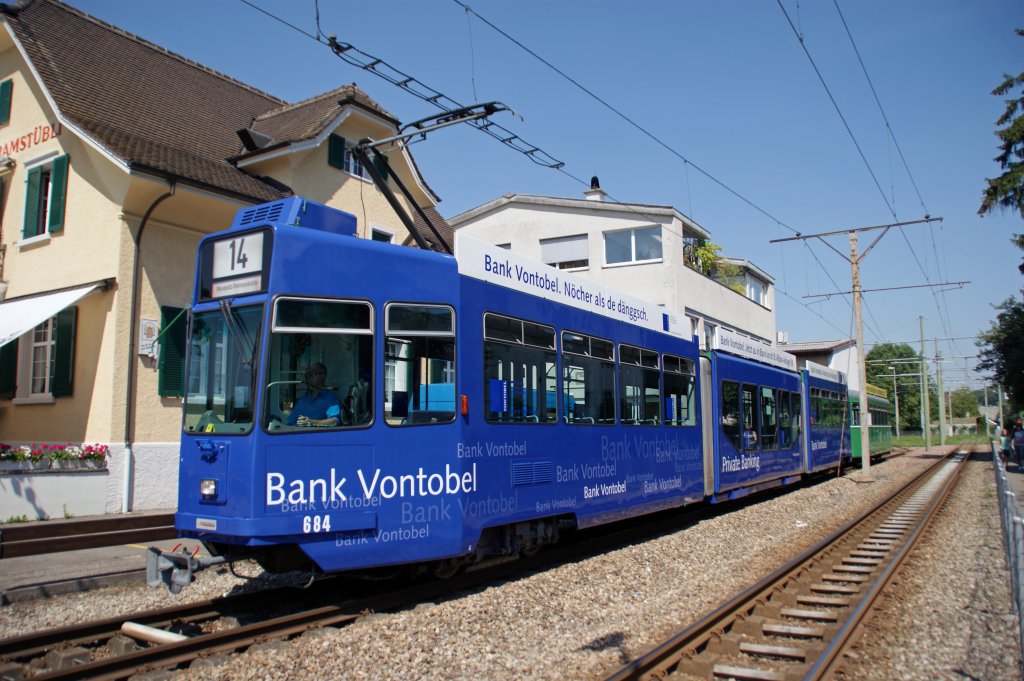 Das neue Werbetram der BVB. Motorwagen 684 macht Werbung fr die Bank Vontobel, die neu eine Filiale in Basel erffnet hat. Die Aufnahme stammt vom 25.06.2010.