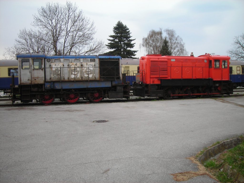 Das ,,SRB Krokodil  steht am Ostersonntag im Bahnhof Gro�petersdorf. Die R�der der V2 d�rften offensichtlich ges�ubert worden sein.