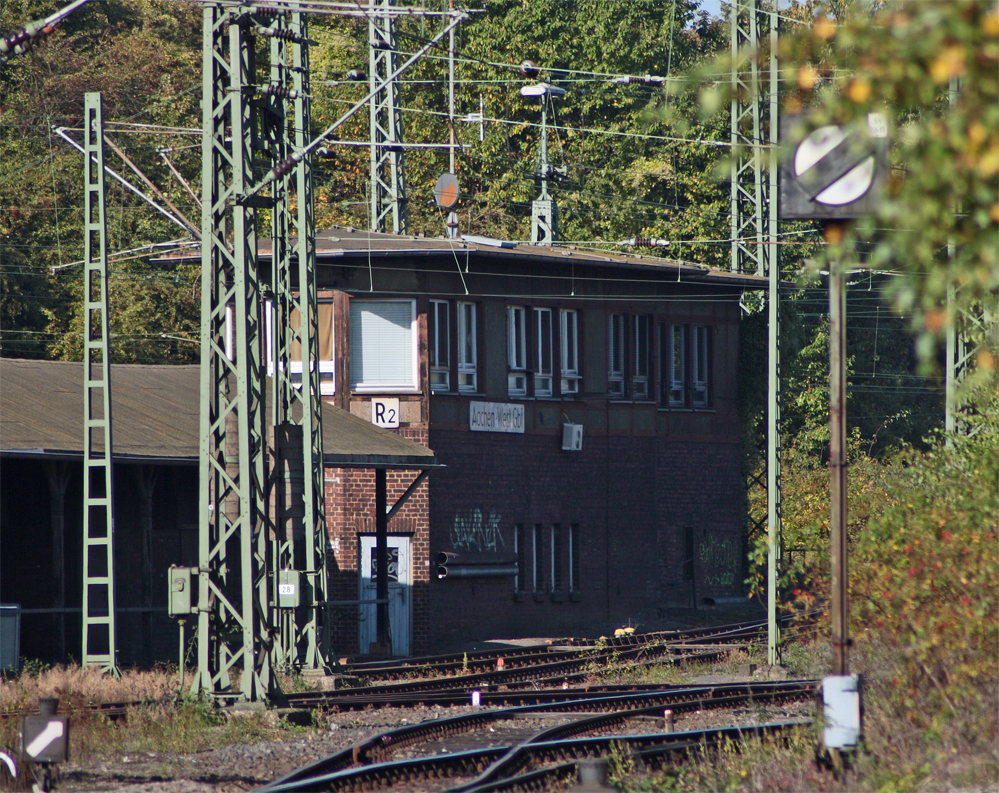 Das Stellwerk R2 am Rande des Aachener Westbahnhofes, 9.10.10