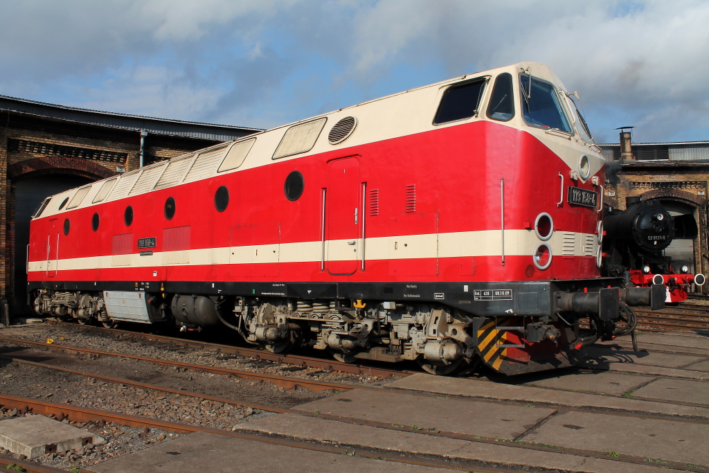 Das U-Boot 119 158-4 der Berliner Dampflokfreunde vor dem Lokschuppen beim 9. Berliner Eisenbahnfest im Bw Berlin-Schneweide am 08.09.2012.