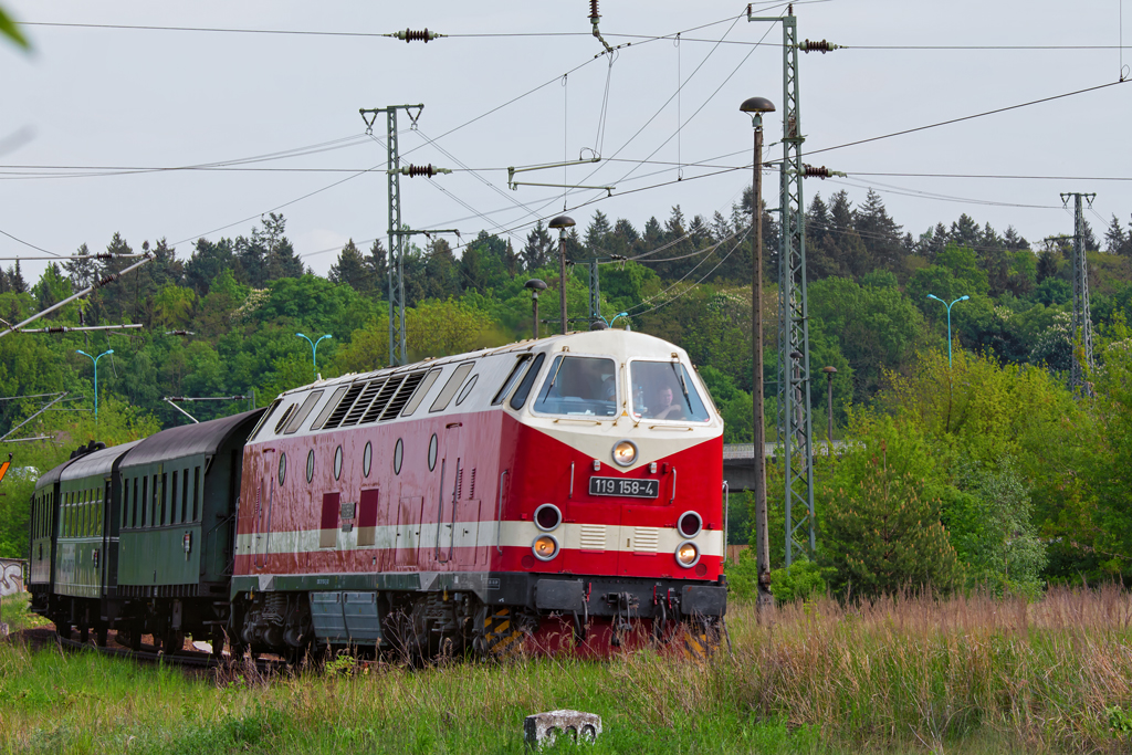 Das U-Boot taucht in Neubrandenburg auf, mit einer berfhrung von Reisezugwagen aus dem NETINERA Werk in Neustrelitz und fhrt anschliessend weiter in Richtung Pasewalk bis Berlin. - 17.05.2013