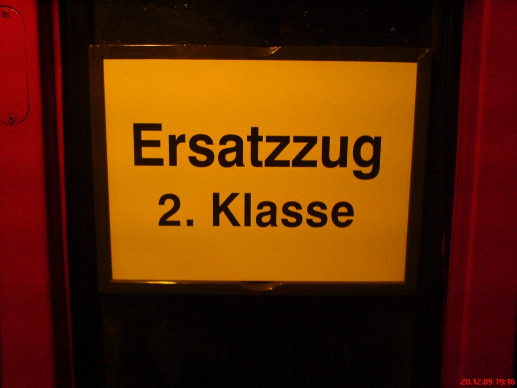 Das war der Ersatzzugfahrpark des IC 2354 
Aufgenommen am 20.12.2009