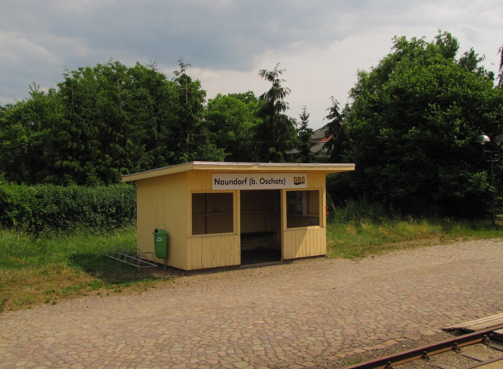 Das Wartehuschen in Naundorf (b. Oschatz) an der Dllnitzbahn; 09.06.2011