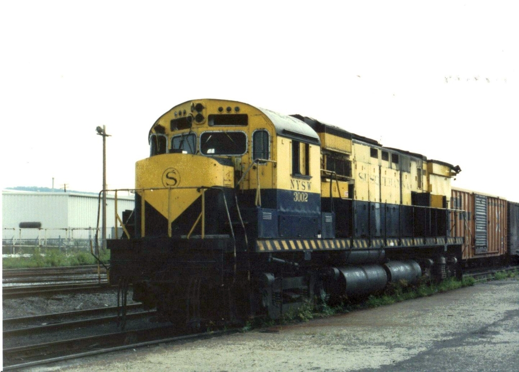 Das Wrack das New York, Susquehanna & Western Alco C430 #3002 steht 31/7/1989 in Binghamton New York.