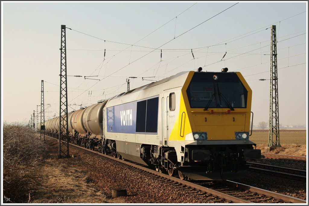 Das zweite Tageshighlight kam im Kantiger Form mit einer Maxima 40 CC daher.  Sie hatte - wie immer - einen Kesselzug am Haken. (04.03.11, Mangolding)