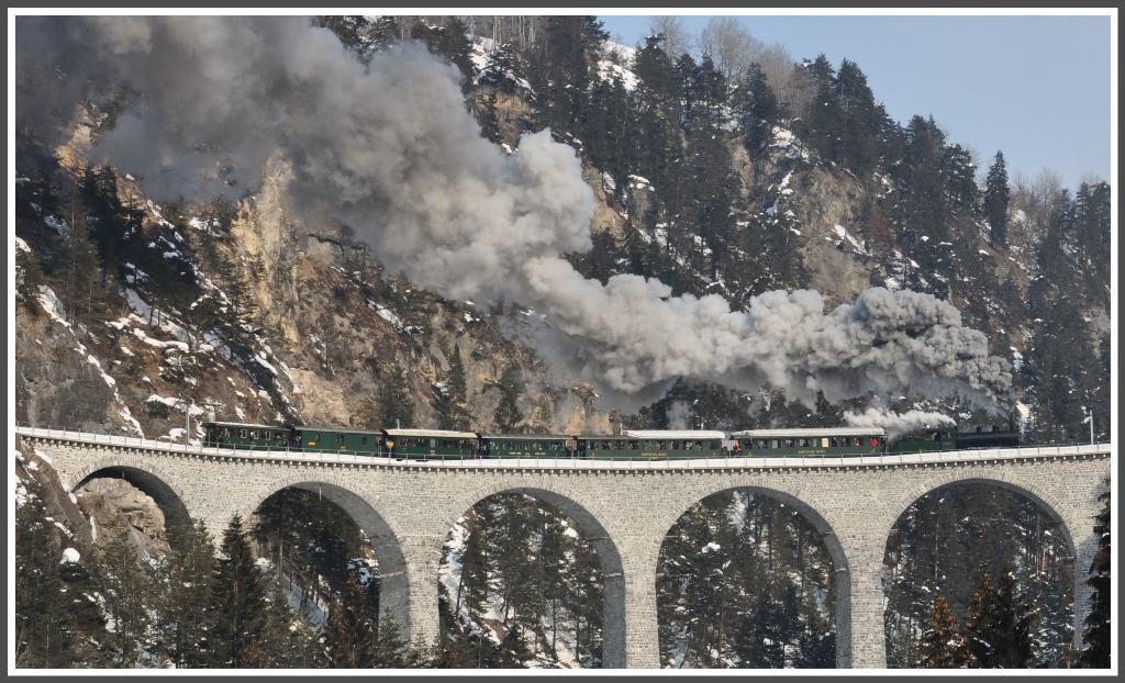 Davoser Rundfahrt mit G 4/5 107  Albula  auf dem Landwasserviadukt. (12.02.2012)
