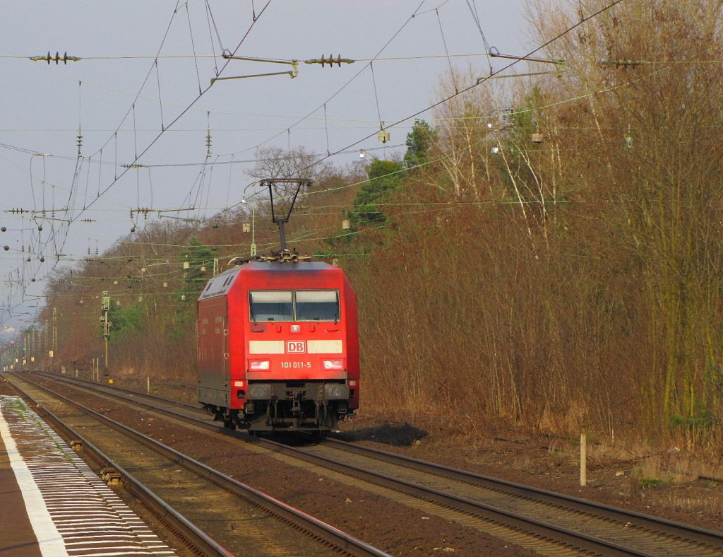 DB 101 011-5 als Tfzf Richtung Mainz, am 23.03.2010 in Uhlerborn.
