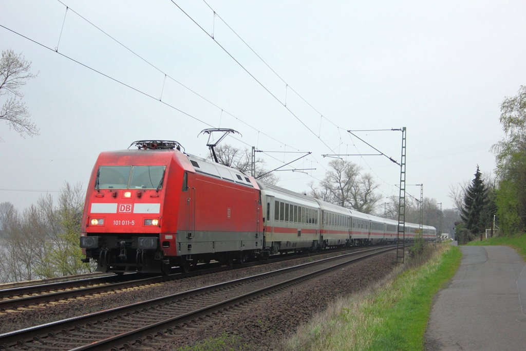 DB 101 011-5 in Leubsdorf am 5.4.2012