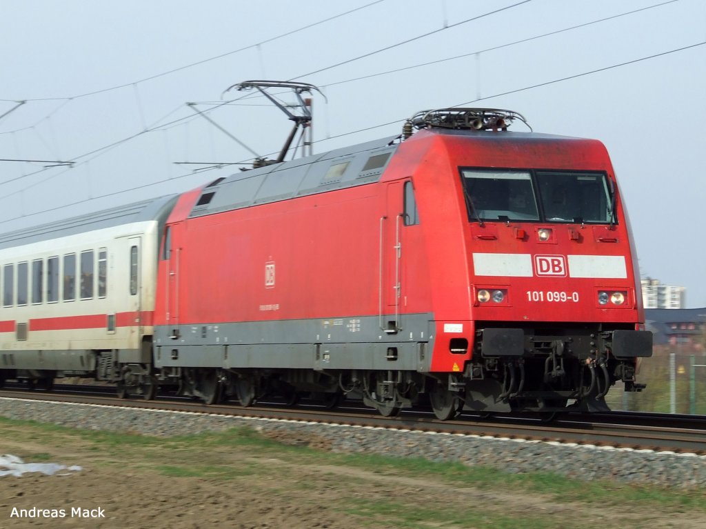 DB 101 099 am 24.03.2010 vor einem IC nahe Frankenthal (Pfalz) in Richtung Mannheim.