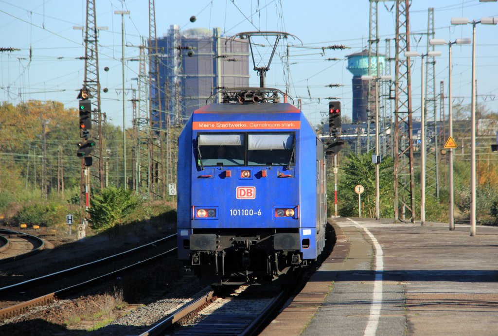 DB 101 100-6  Energiewende  mit IC in Oberhausen Hbf, Oktober 2012.