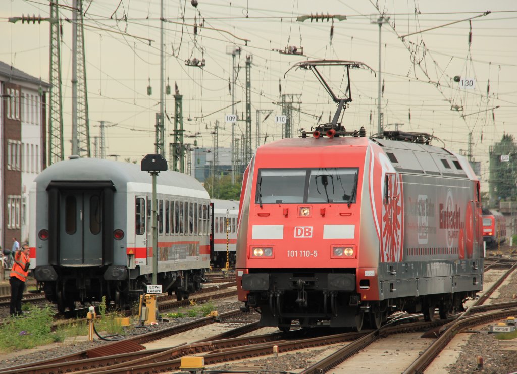 DB 101 110-5  Eintracht Frankfurt  in Frankfurt Main Hbf, August 2012.