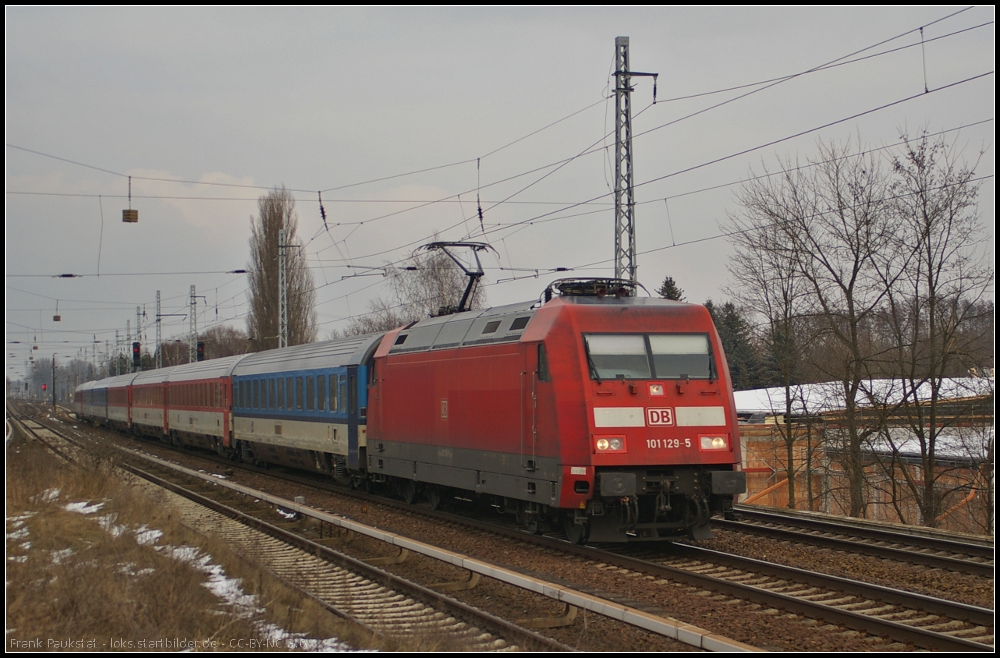 DB 101 129-5 mit dem EC 379 nach Brno hl.n. Hhe Berlin-Karow am 12.02.2013 unterwegs zum nchsten Halt Berlin-Gesundbrunnen