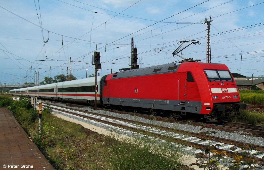 DB 101 130-3 schiebt Metropolitan - Garnitur als ICE 1105 Berlin - Mnchen,  KBS 560 Leipzig - Saalfeld, fotografiert bei der Einfahrt Naumburg Hbf. am 02.08.2012 