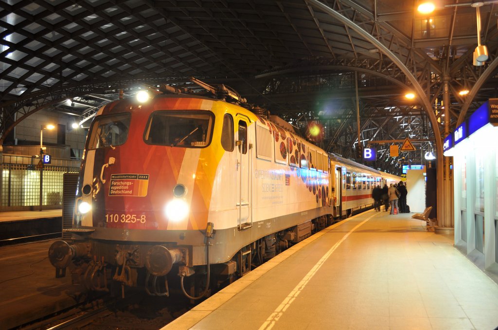 DB 110 325-8 Kln Hbf 23 Januari 2010