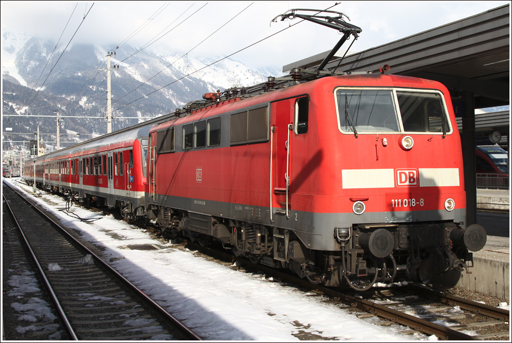 DB 111 018 Bahnhof Innsbruck 20.2.2012
