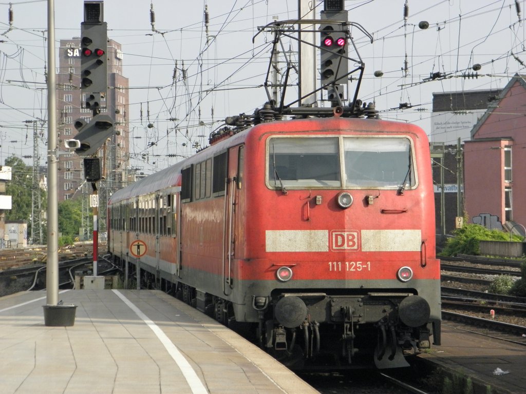 DB 111 125-1 in Kln Hbf am 28.5.2011