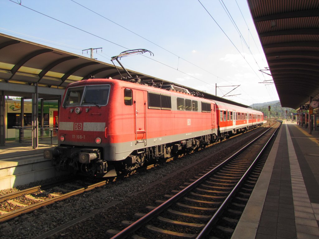 DB 111 168-1 mit der RB 59365 nach Bamberg, am 15.08.2012 in Saalfeld.