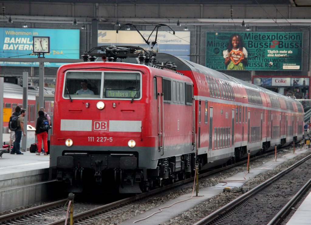 DB 111 227-5 in M�nchen Hbf, August 2012.