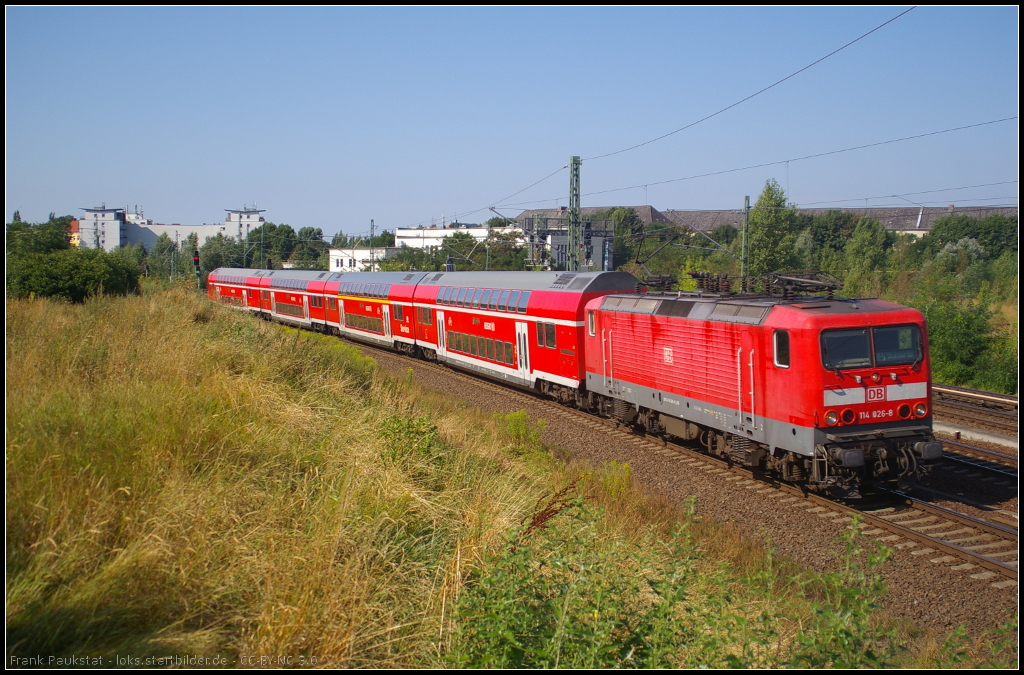 DB 114 026 mit dem RE5 Stralsund Hbf am 10.08.2013 in Berlin Bornholmer Strae