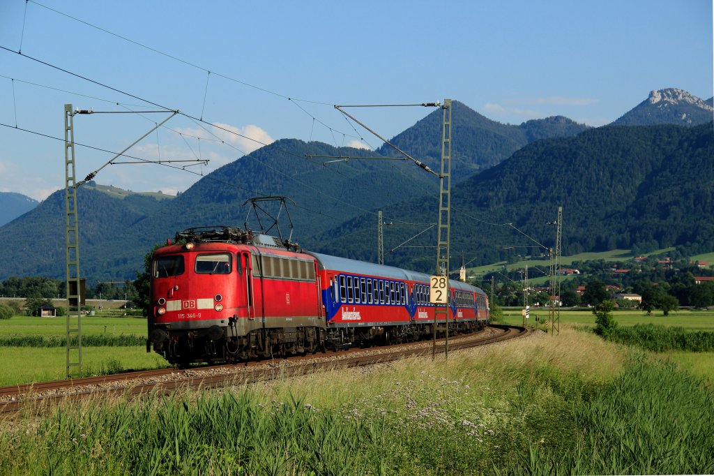 DB 115 346 -9 zieht den PF 13985 aus Salzburg weiter in Richtung Mnchen.
Bernau, 16.06.12