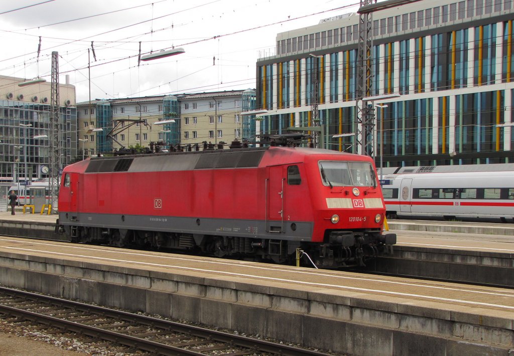 DB 120 104-5 in Mnchen Hbf; 26.09.2010