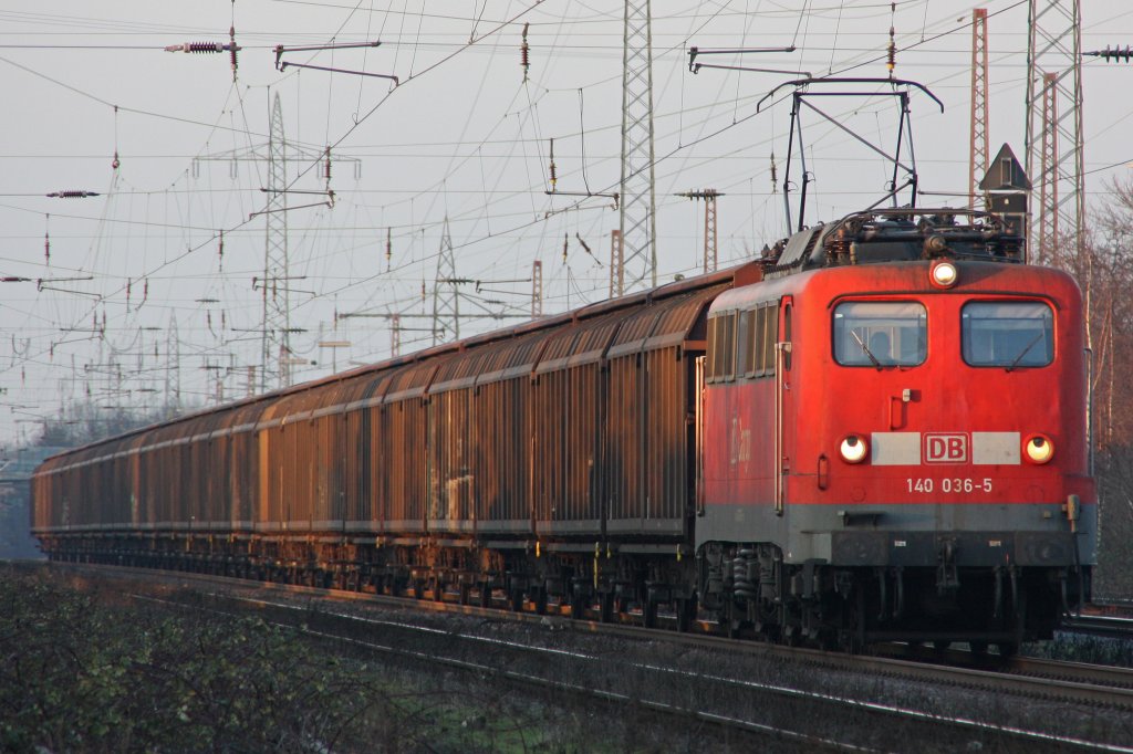 DB 140 036 zieht am 28.1.11 einen GZ durch Ratingen-Lintorf