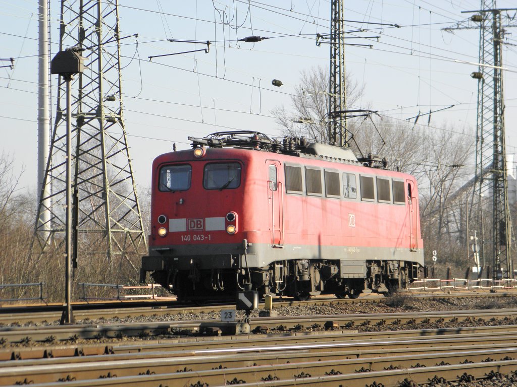 DB 140 043-1 beim Rangieren in Gremberg am 29.1.2011