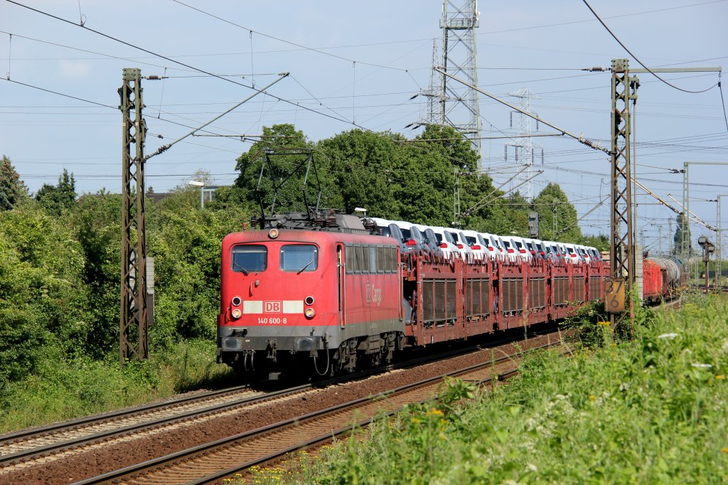DB 140 600-8 mit G�terzug in Hannover Ahlten, August 2012.