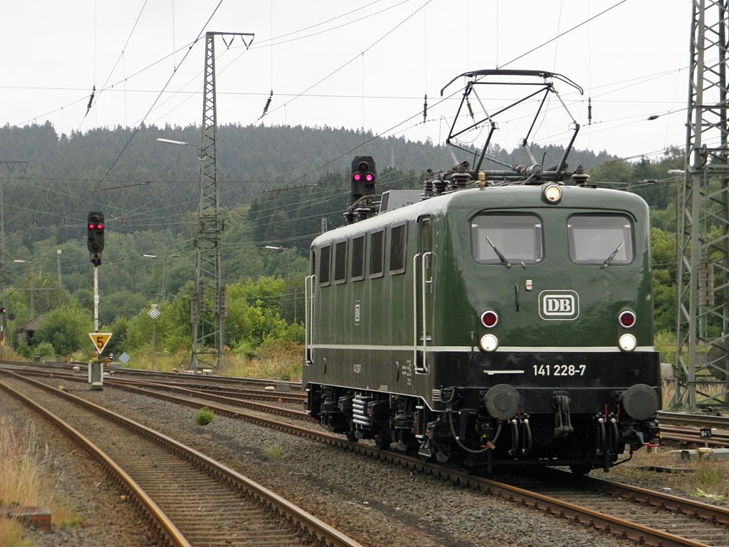DB 141 228-7 in Altenbeken am 2.7.2011
