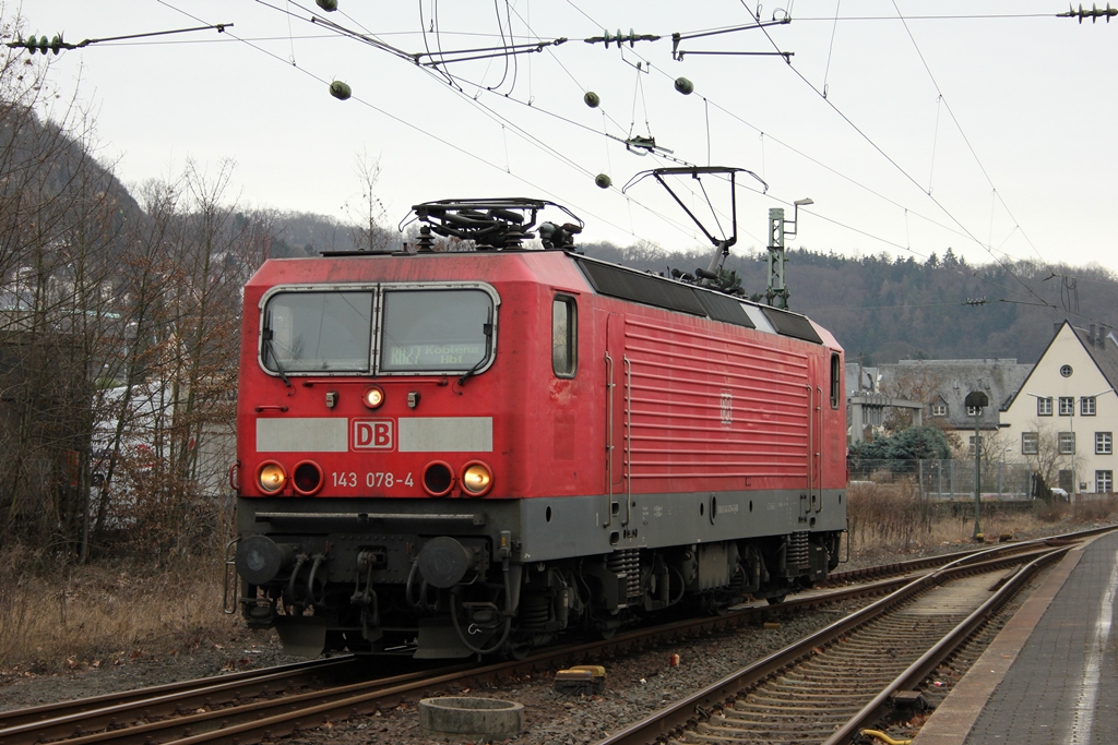 DB 143 078-4 beim Rangieren in Linz am Rhein am 10.3.2012