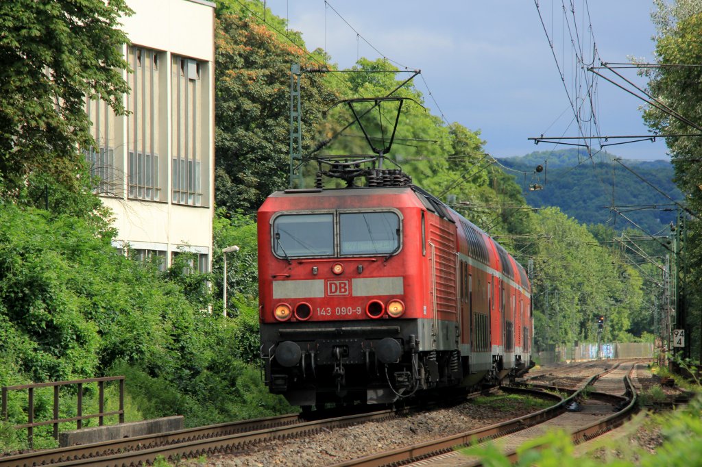 DB 143 090-9 mit RB27 in Bonn Oberkassel, August 2012.