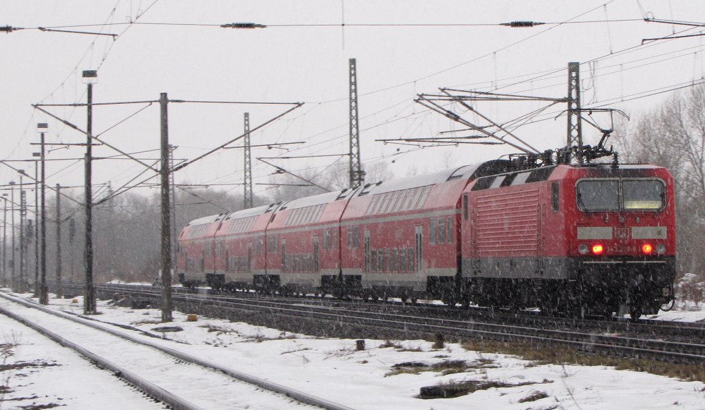 DB 143 218-6 mit der RB 16913 nach Saalfeld (Saale), in Naumburg (Saale); 12.12.2010