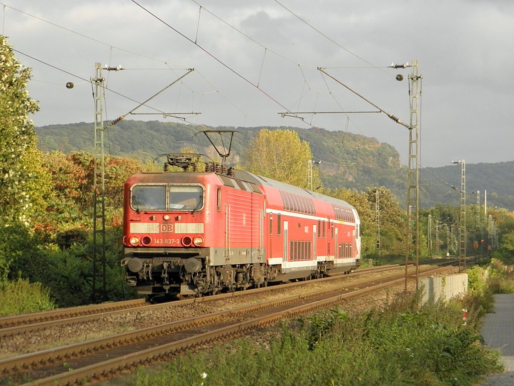 DB 143 837-3 mit dem BUGA-Steuerwagen am 4.10.2011 in Limperich