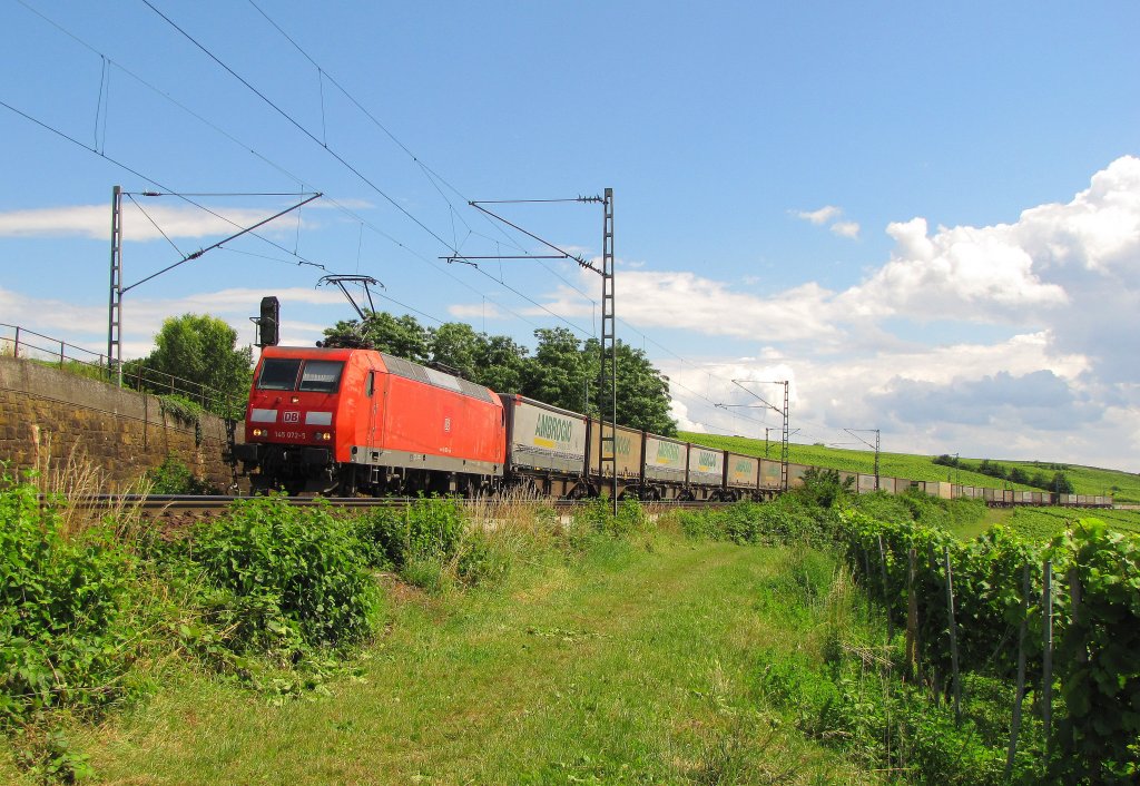 DB 145 072-5 mit einem Ambrogio KLV Richtung Koblenz, am 07.07.2012 bei Hattenheim.