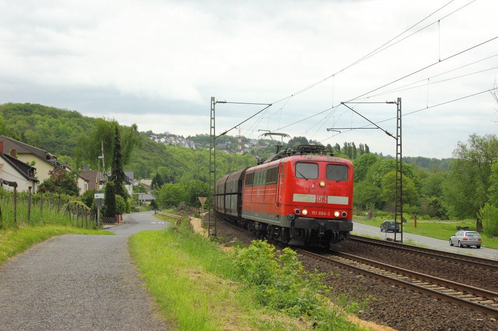 DB 151 064-3 in Erpel am 18.5.2012