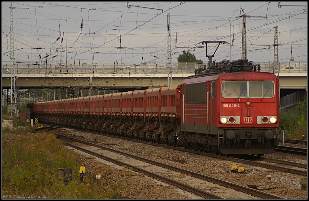 DB 155 048-2 mit einem Zug Fans-Wagen Richtung Genshagener Heide (gesehen Berlin Schnefeld Flughafen 06.10.2010)