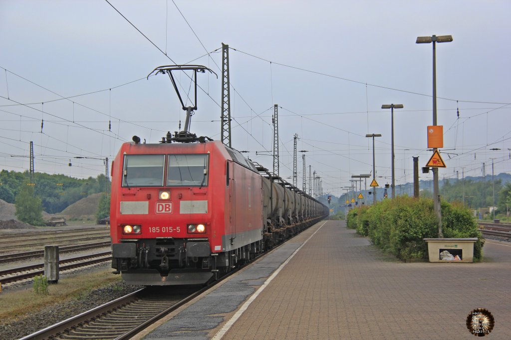 DB 185 015-5 mit Kesselzug in Haltern am See, Mai 2013.