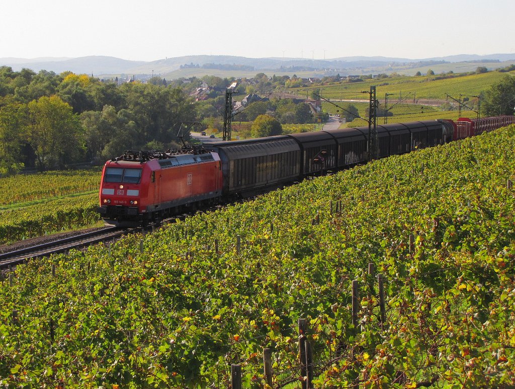 DB 185 145-0 mit dem FIR 51341 von Gremberg nach Kornwestheim Rbf, bei Erbach (Rheingau); 14.10.2011